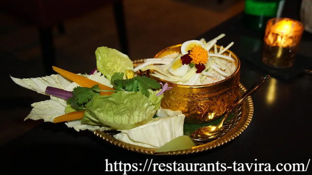 Som Chai Bar Restaurant: Harmoni Seni dan Cita Rasa
